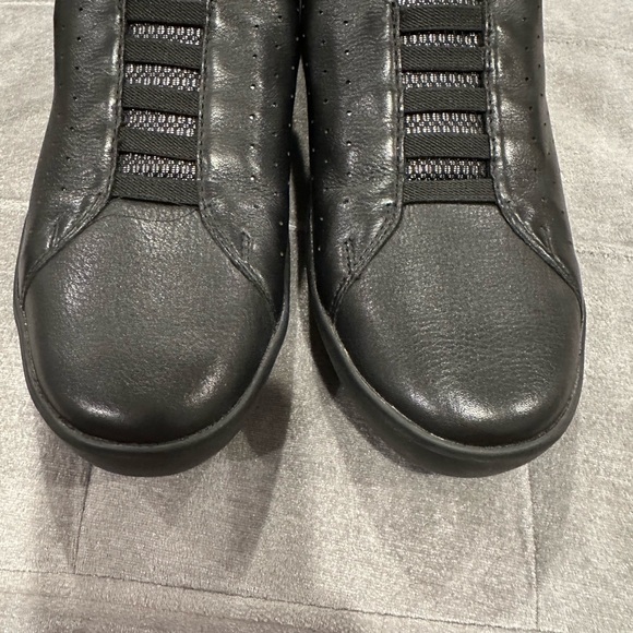 Kizik Slip On Sneakers - Picture 6 of 11